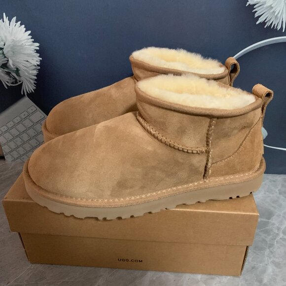 UGG Classic Ultra Mini Boots - Picture 2 of 5